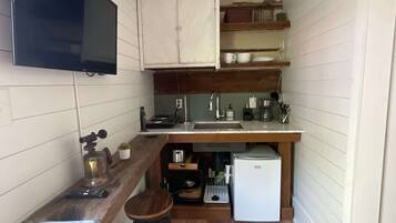 Microwave, stovetop, coffee/tea maker, toaster