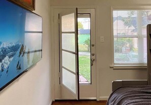2 chambres, fer et planche à repasser, lit de bébé portatif, Wi-Fi