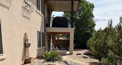 Ideally located 3 Bedroom yet tucked away in a secluded and quiet neighborhood