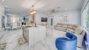 Unclassified image, 5 of 72, button - A Stylish Retreat With Everything You Need Fall in Love Your Next Vacation Spot (Cape Coral)