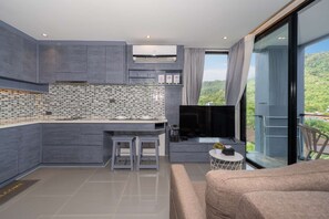TV - Fabulous CityGate 1BR Suite in Kamala Beach (Kamala)