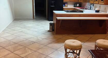 Delightful farmhouse in Waller perfect for a relaxing getaway