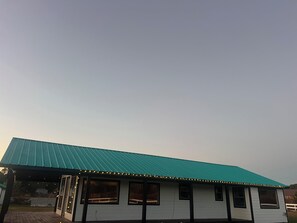 Exterior - Delightful farmhouse in Waller perfect for a relaxing getaway (Waller)