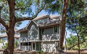 Exterior - Spectacular marsh views close to ferry and lighthouse on Bald Head Island (Bald Head Island)
