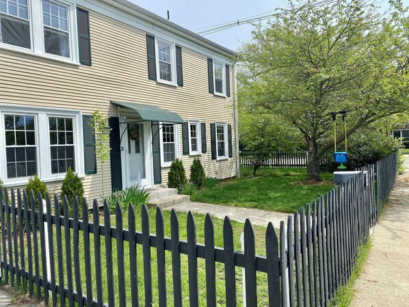 Exterior - 4-bedroom house in peaceful Cranston with AC for relaxing stays (Cranston)