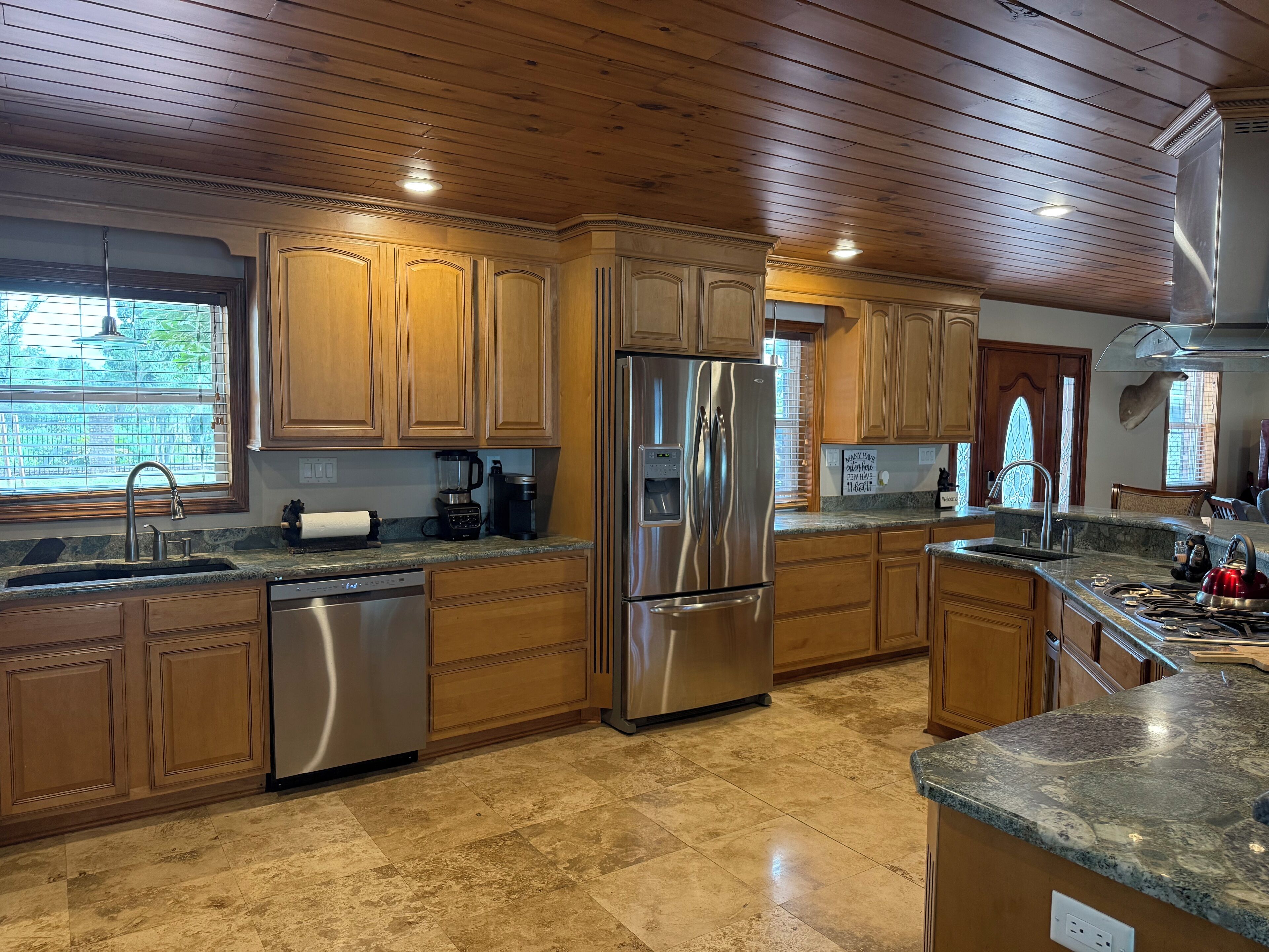 Microondas, horno, parrilla de estufa y lavavajillas 