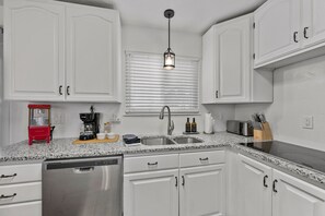 Fridge, microwave, oven, stovetop - Family-Friendly 4BR Home Near Deer Valley Sleeps 8 (Heber City)