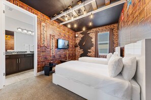 9 bedrooms, free WiFi