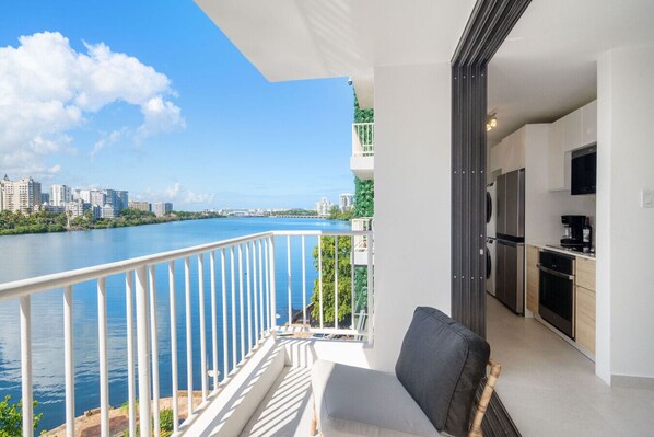Property grounds - Condado: 1 Block to Beach, Scenic Bay Balcony (San Juan)