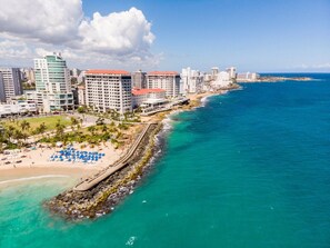 Beach - Condado: 1 Block to Beach, Scenic Bay Balcony (San Juan)
