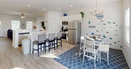 Private Dock! Lakefront Family Escape in Salisbury