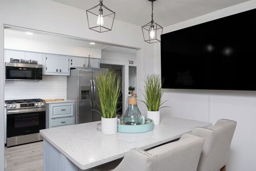 Spacious Backyard • Alfresco Dining • Pet Friendly