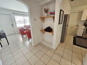 Interior - Cozy home at Lake Fairview WP and College pk (Orlando)