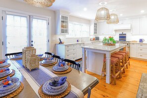 Dining - Close to Dtwn Nantucket! Group Getaway w/ Patio (Nantucket)