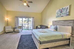 TV - Resort Escape • Heated Pool + Balcony • Sleeps 4 (Little River)
