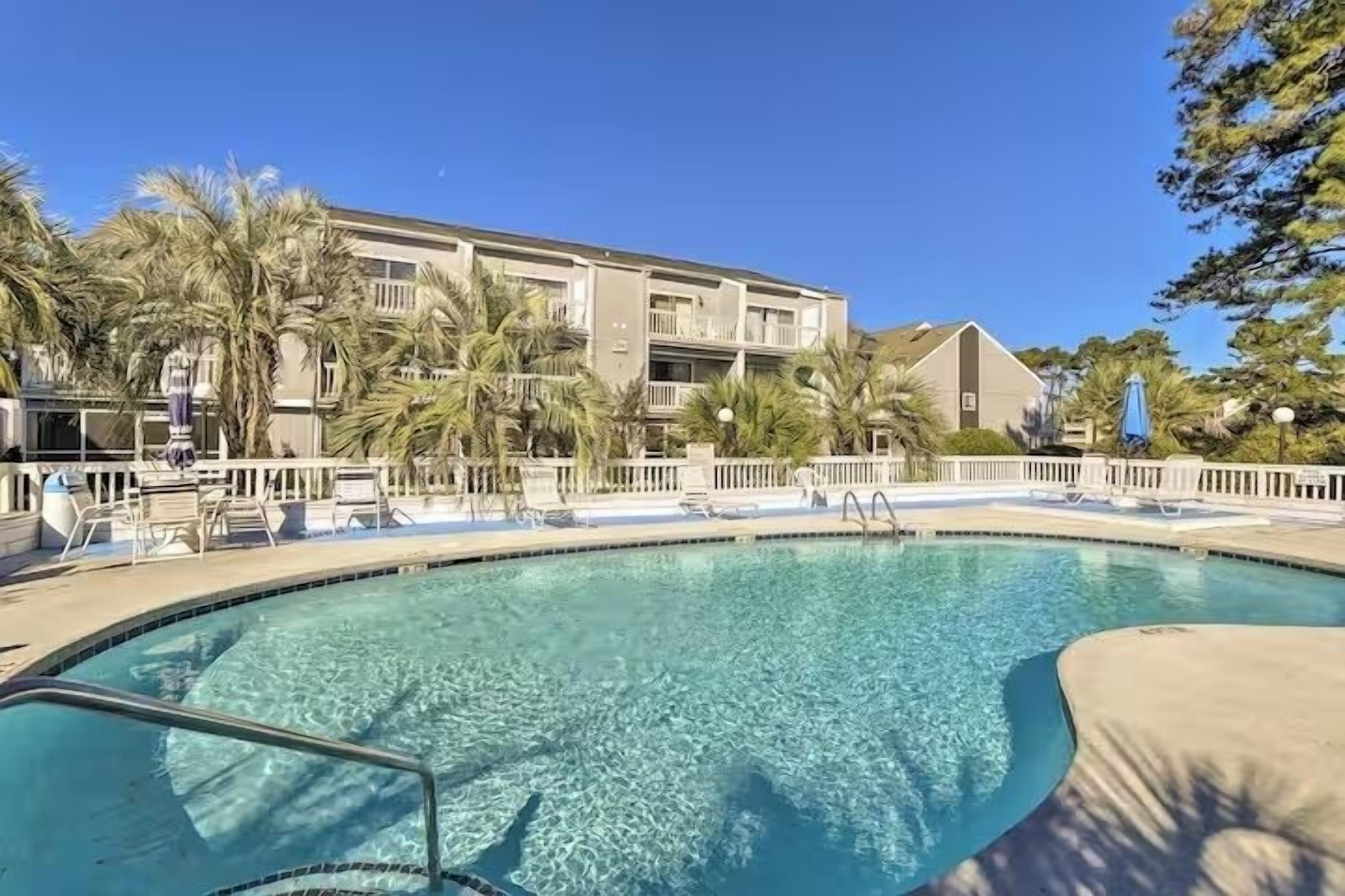 حمّام سباحة مُدفَّأ