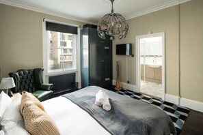 Iron/ironing board, WiFi, bed sheets - Stylish Apartment in Kensington (Greater London)