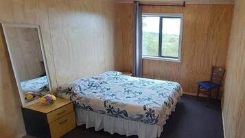 Bügeleisen/Bügelbrett, Reisekinderbett, kostenloses WLAN, Bettwäsche