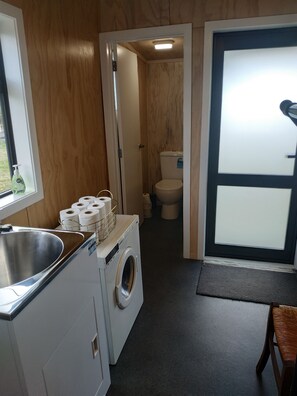 Hårføner, håndklær, såpe og toalettpapir