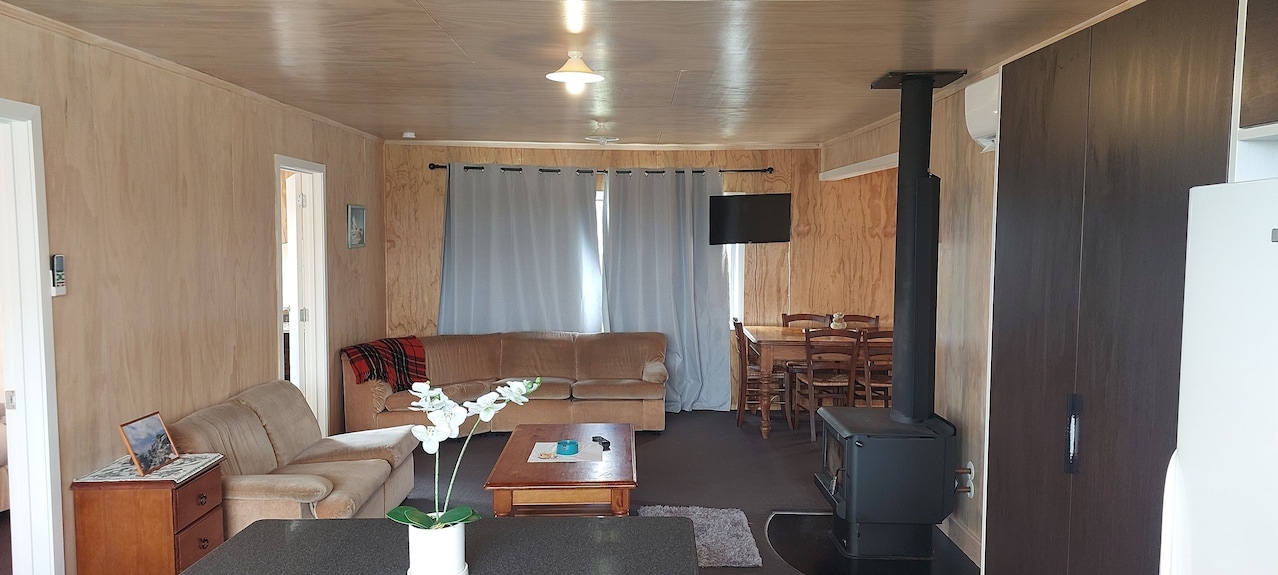 Tongariro Views Cottage. Village Centre, Rural Outlook! - National Park - New Zealand