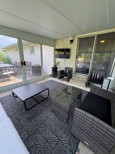 3BR Retreat near BrewDog, games, and lots of space