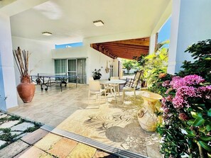 Outdoor dining - Dorado del Mar Home walk to the beach (Dorado del Mar)