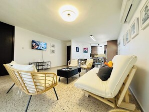 TV - Dorado del Mar Home walk to the beach (Dorado del Mar)