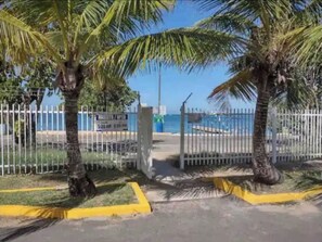 Property grounds - Dorado del Mar Home walk to the beach (Dorado del Mar)