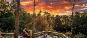 Hot Tub, Deck w/ Breathtaking Mountain Views
