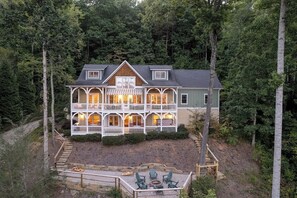 Exterior - Hot Tub, Deck w/ Breathtaking Mountain Views (Swannanoa)
