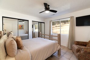 2 bedrooms, WiFi, bed sheets - Elk Lodge in Angel Fire (Angel Fire)