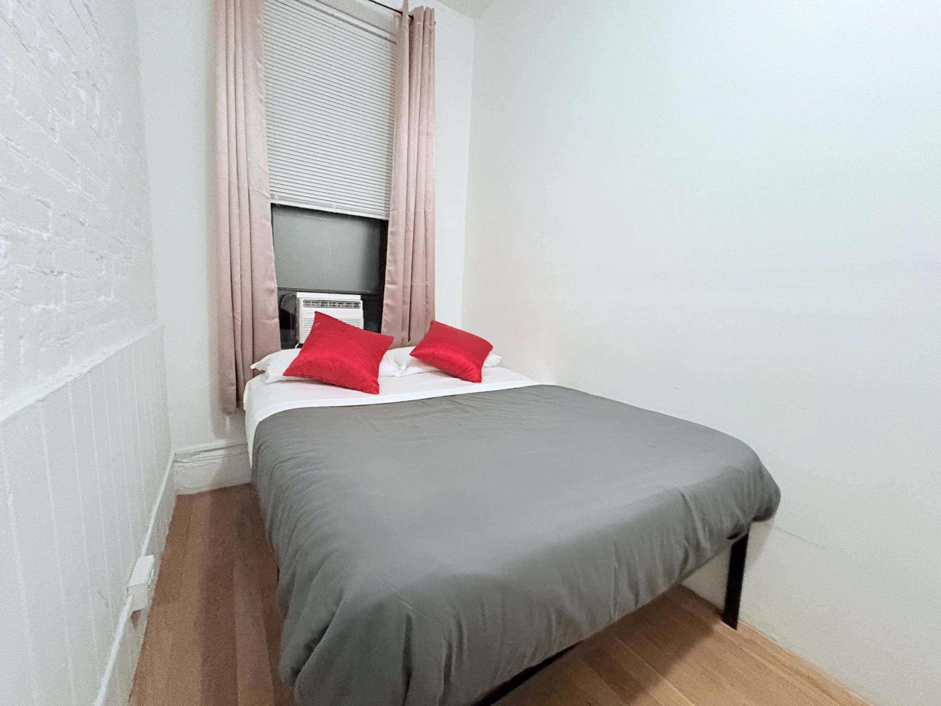 2 soverom, strykejern/-brett, reiseseng for barn og wi-fi (inkludert)