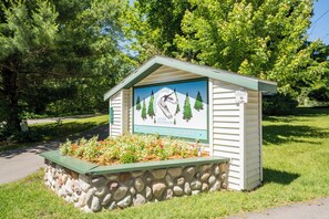 Property grounds - Goshorn Lake #1! Beach Access - Shared Pool - 1 min from Dune Rides (Saugatuck)