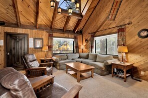 Een smart-tv en een open haard