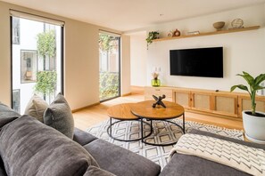 TV - 3BR Apartment with Cute Terrace (Ciudad de México)