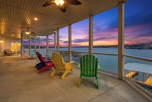 Lakefront House w/ Boat Slip, 2 Levels, Golf Simulator & Pool Table by Dog Days at the 19mm
