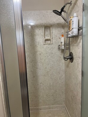 Jetted tub, towels, soap, shampoo - Desert Retreat Private Detached Casita (Mesa)