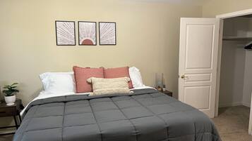 1 bedroom, desk, free WiFi, bed sheets