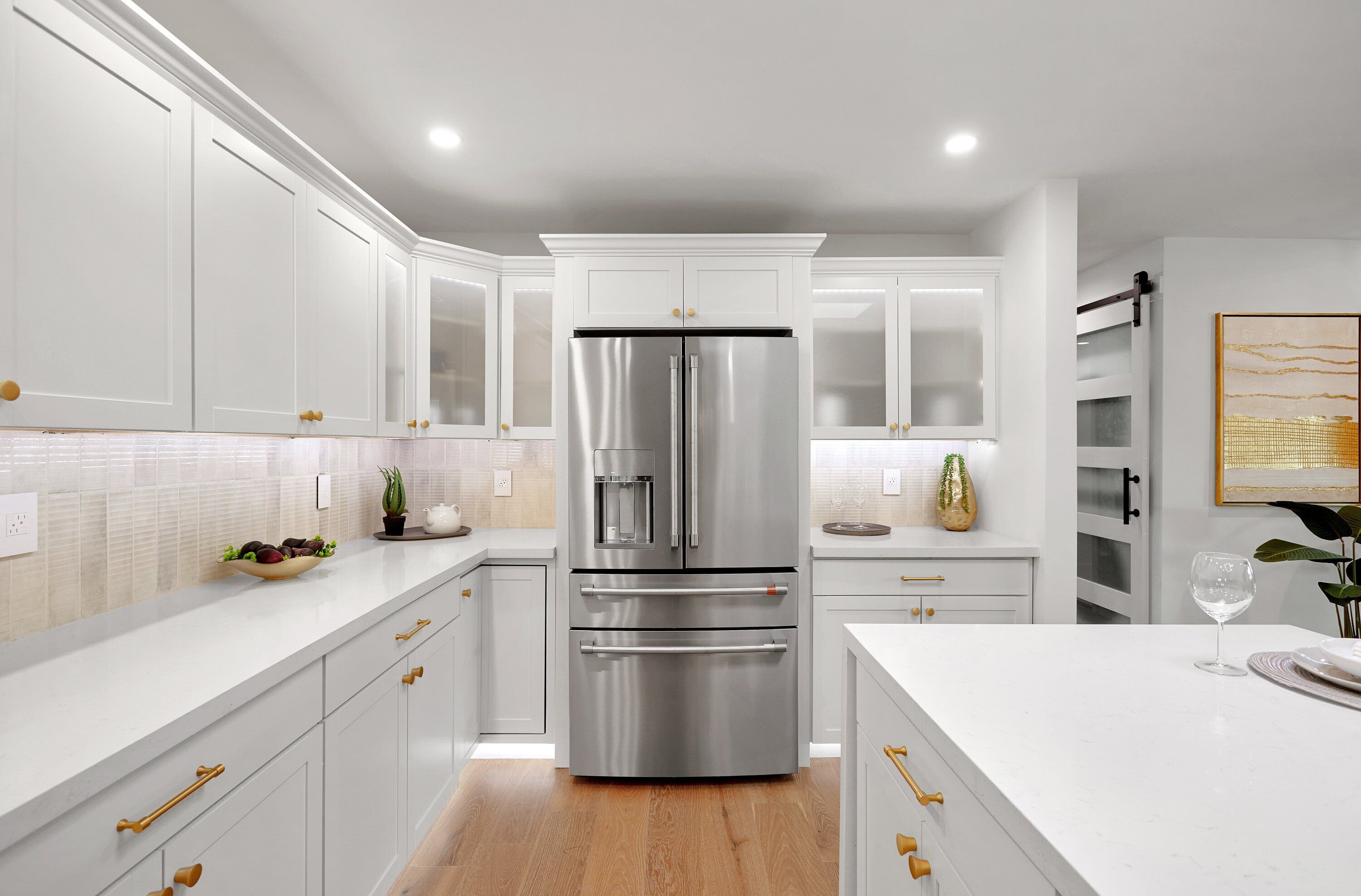 雪櫃、微波爐、焗爐、爐具