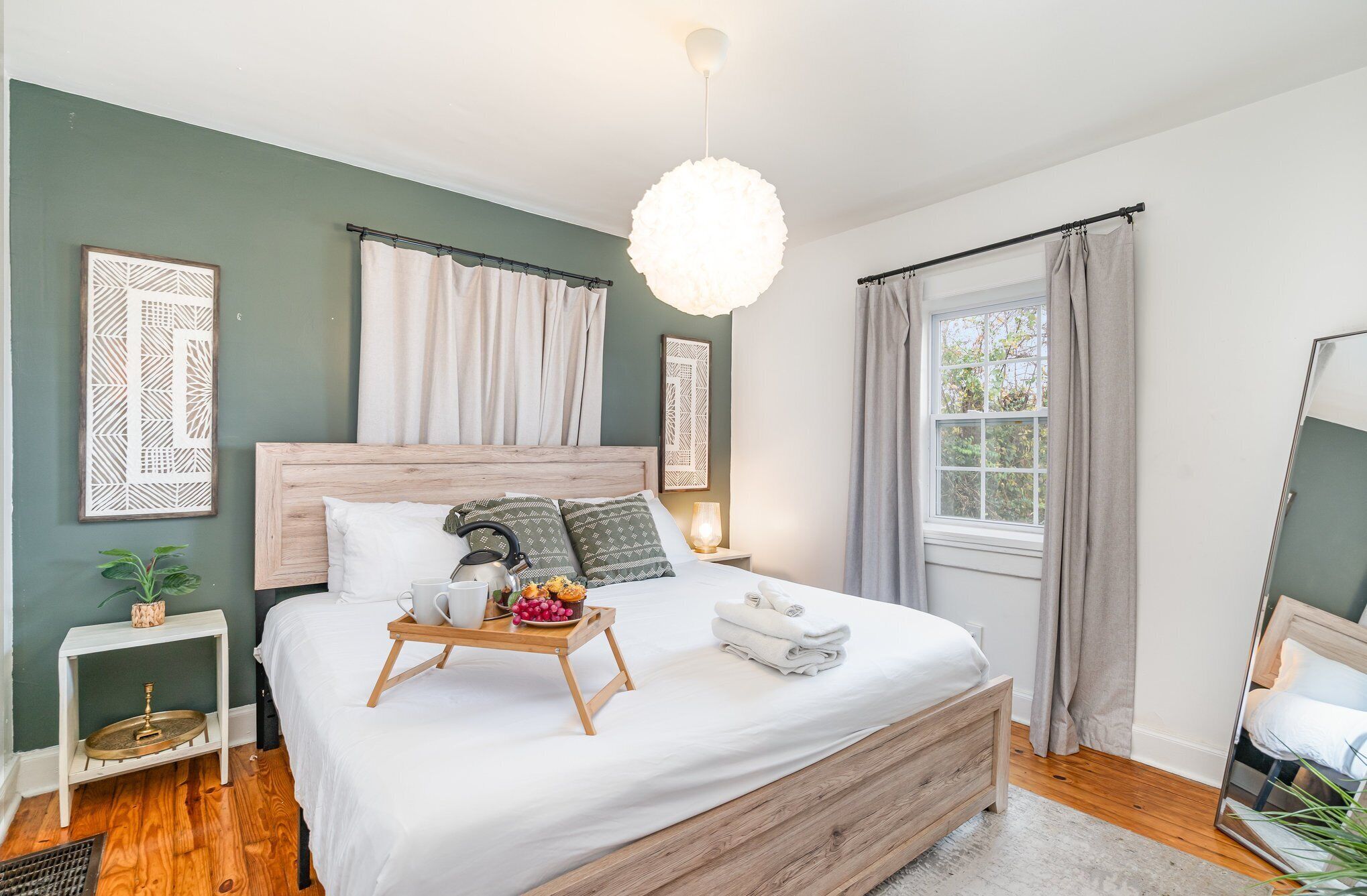 办公桌、熨斗/熨衣板、旅行婴儿床、免费 WiFi