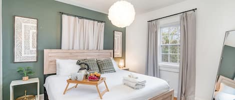 Bureau, fer et planche à repasser, lit parapluie, Wi-Fi gratuit