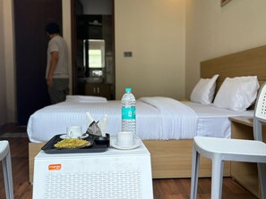 2 chambres, fer et planche à repasser, Wi-Fi, draps fournis