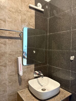 Bathroom - hotel abline the oaks private room with balcony mountain view in rishikesh (Rishikesh)