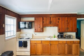 Private kitchen - GpL 2668 3 Bedroom 2 Bath (Fort Myers)