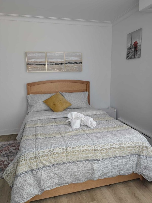 واي فاي مجانًا وملاءات أسرّة