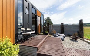 Terrace/patio - Field and Fleece Farm Stay by Tiny Away (Levels Valley)