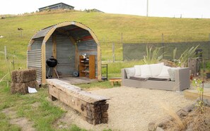 Property grounds - Field and Fleece Farm Stay by Tiny Away (Levels Valley)
