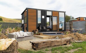 Terrace/patio - Field and Fleece Farm Stay by Tiny Away (Levels Valley)
