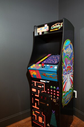 Games room - Luxury Smoky Mountain Retreat | Theater, Firepit, Hot Tub & Outdoor Movies (Pigeon Forge)
