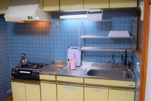 Townhome | Private kitchen | Fridge, microwave, stovetop, coffee/tea maker - Hidamari (Takayama)